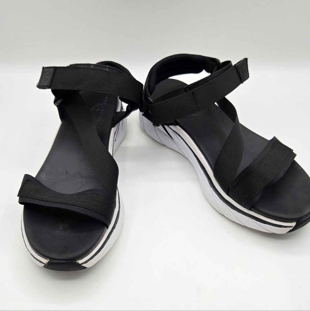 Atom Fusion | AT104 Black And White Foam Sandals Size 8.5